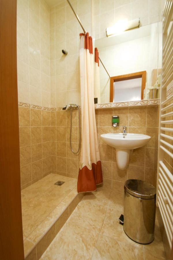 Apartmany Biela Put 17 - 18 เดมานอฟสกา โดลินา ภายนอก รูปภาพ